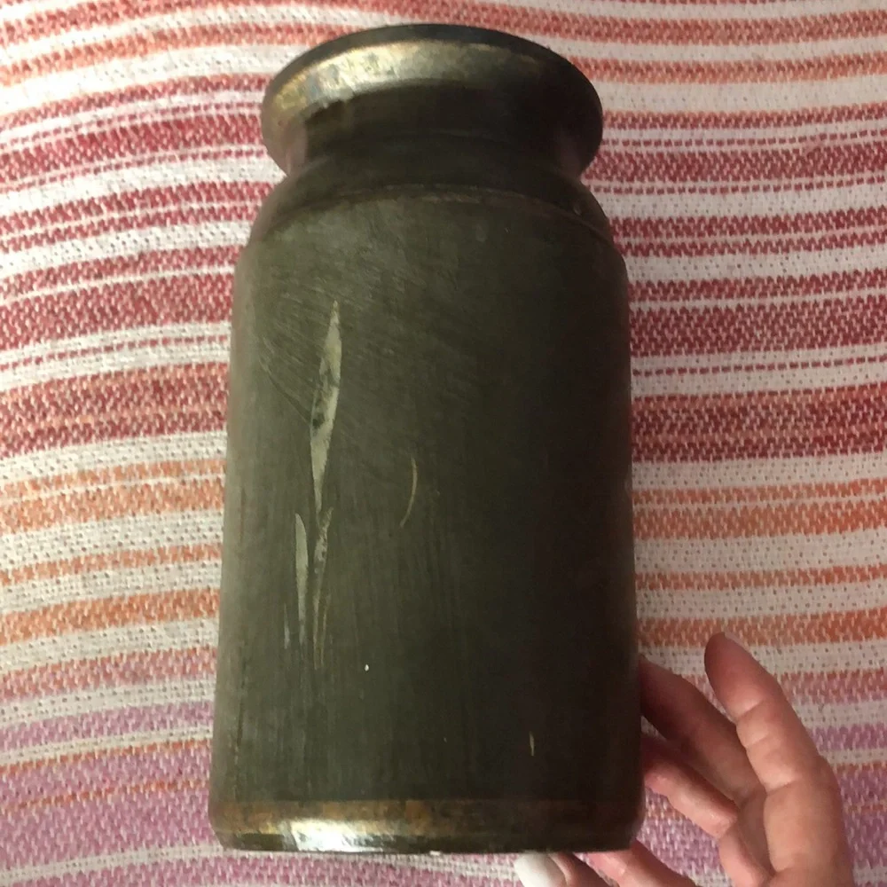 DECOUPAGE GREEN VASE W GRAPEVINE • 9” x 4”